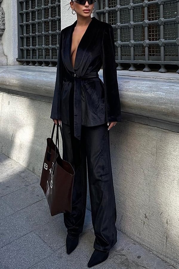 Classic Vintage Pants with a Flattering Fit