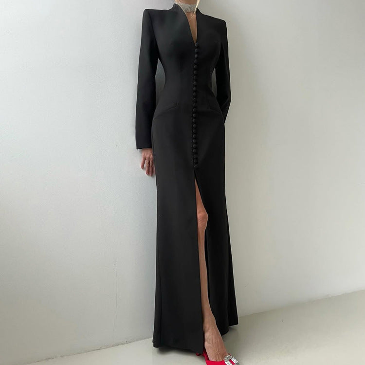 Beautifully Finished Dress in a Timeless Design