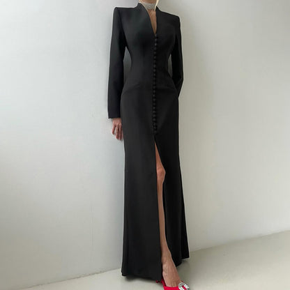 Beautifully Finished Dress in a Timeless Design