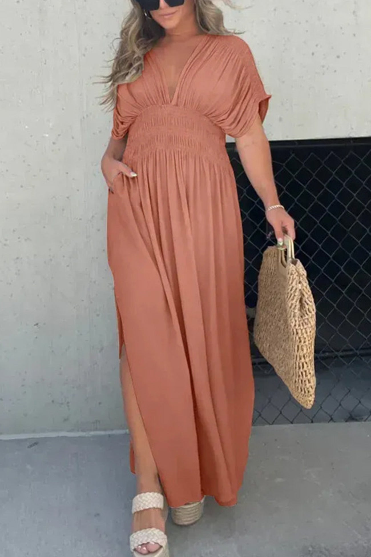 Well Tailored Dress with a Graceful Silhouette
