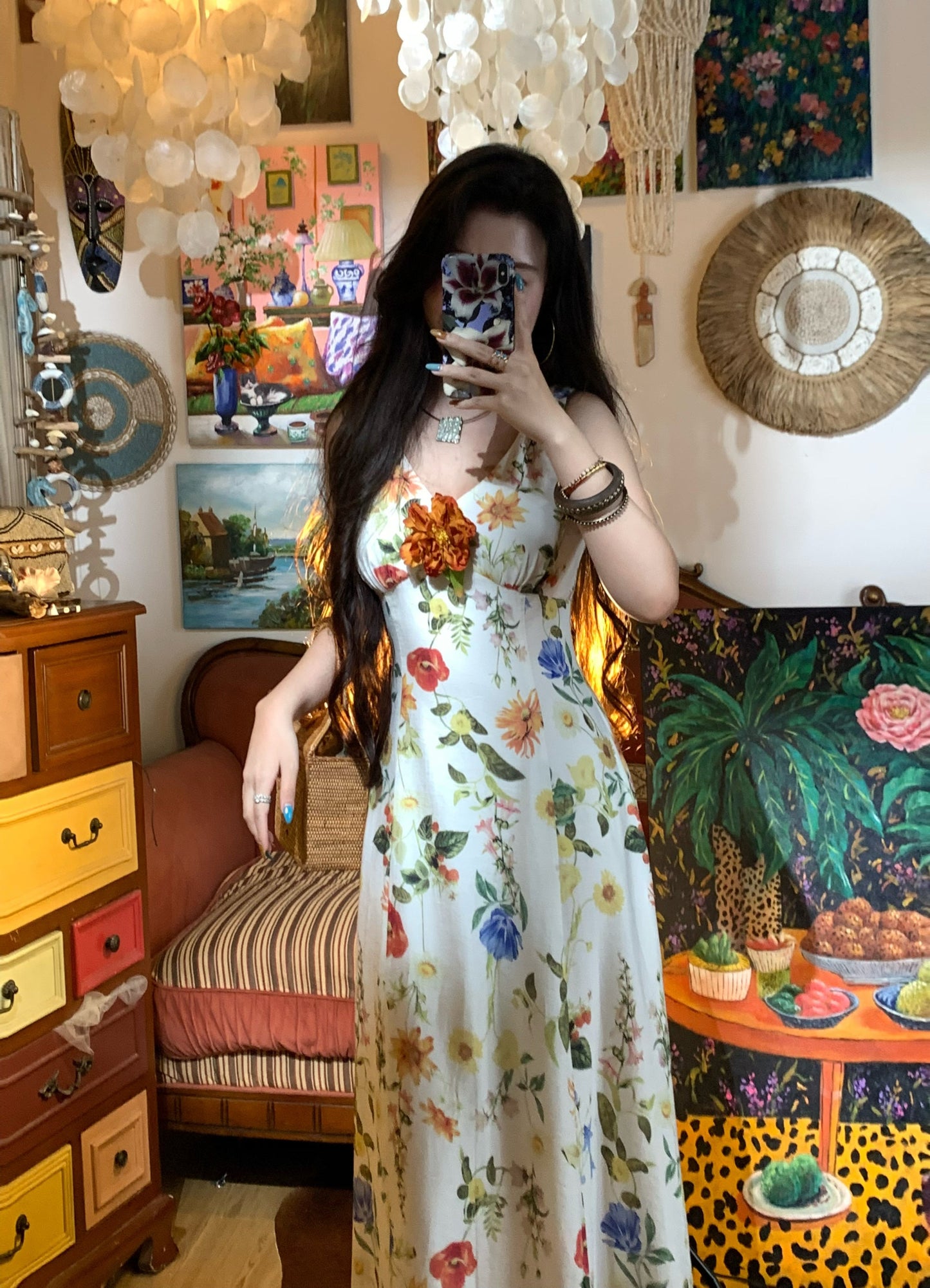 Effortlessly Elegant Dress with a Timeless Design