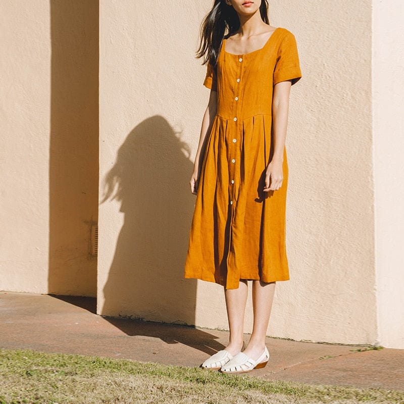 Well Tailored Dress with a Graceful Silhouette