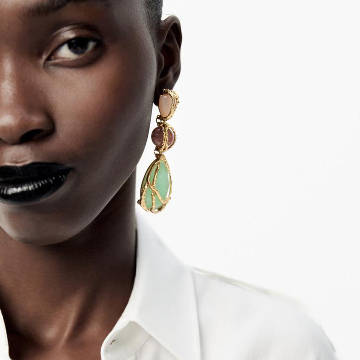 Charming Earring for Any Occasion