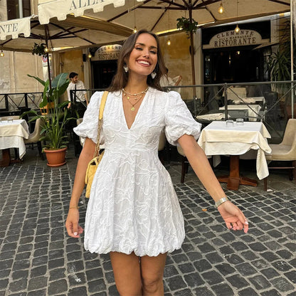 Effortlessly Elegant Dress with a Timeless Design