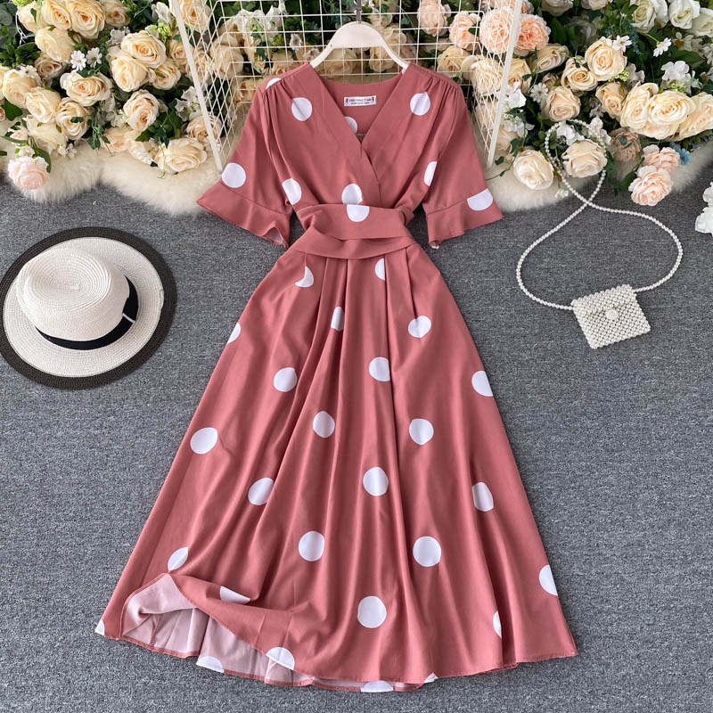 Classic Vintage Dress with a Flattering Fit