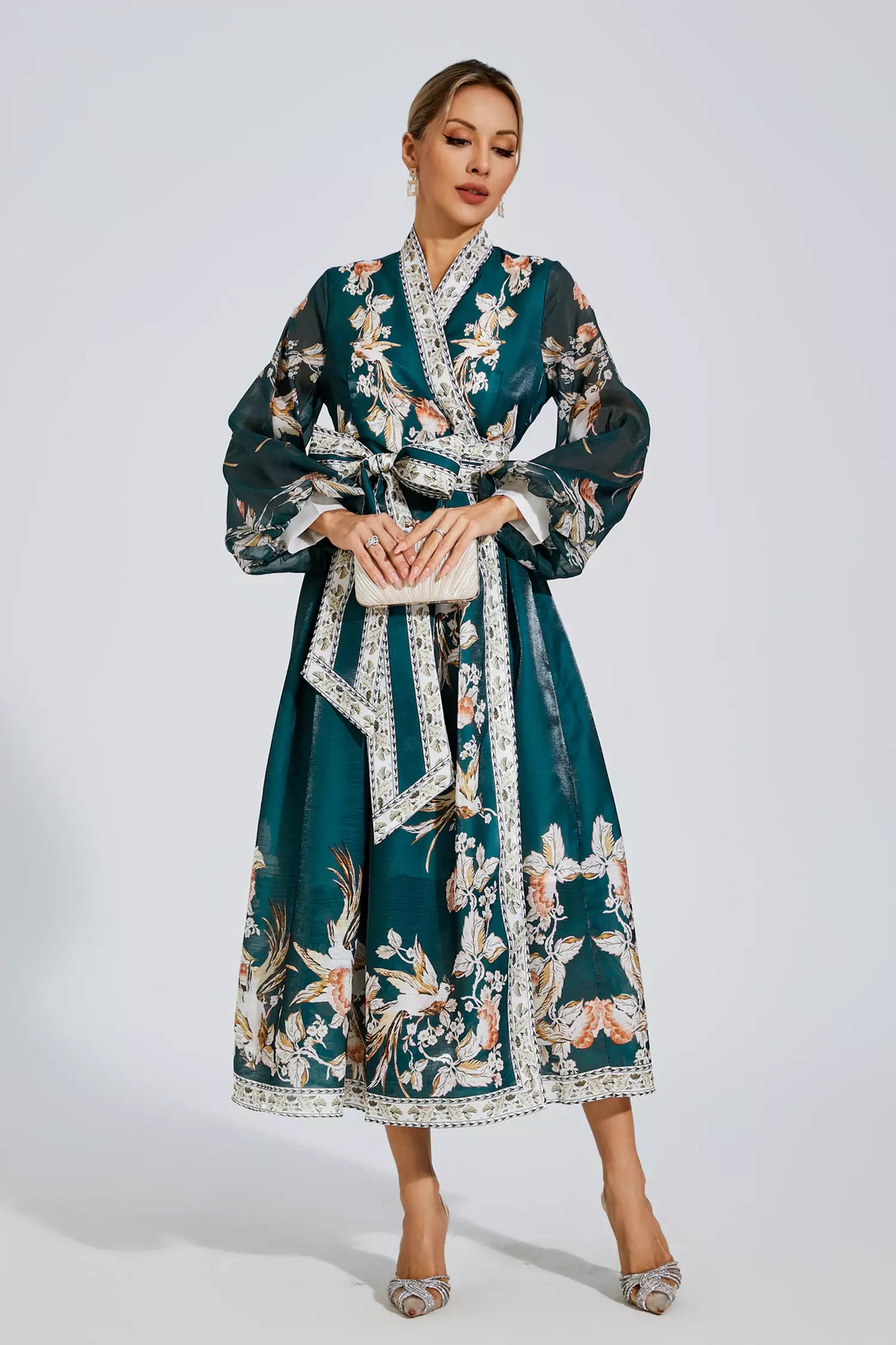 Beautifully Finished Dress in a Timeless Design