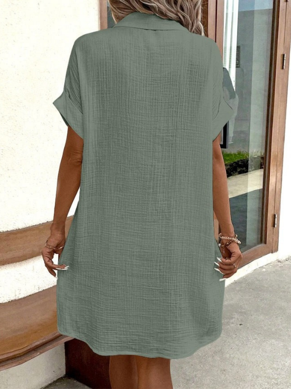 Beautifully Crafted Dress in a Classic Style