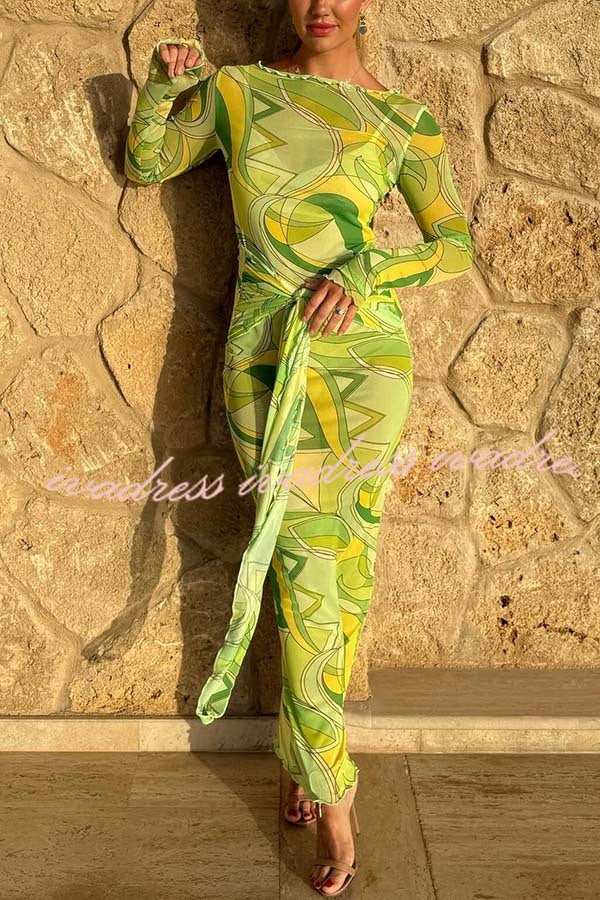 Gracefully Styled Dress for Any Occasion