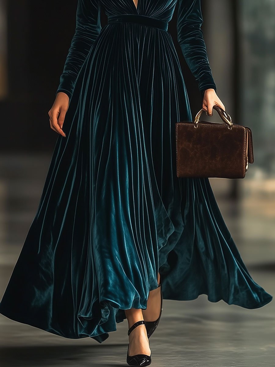 Well Tailored Dress with a Graceful Silhouette