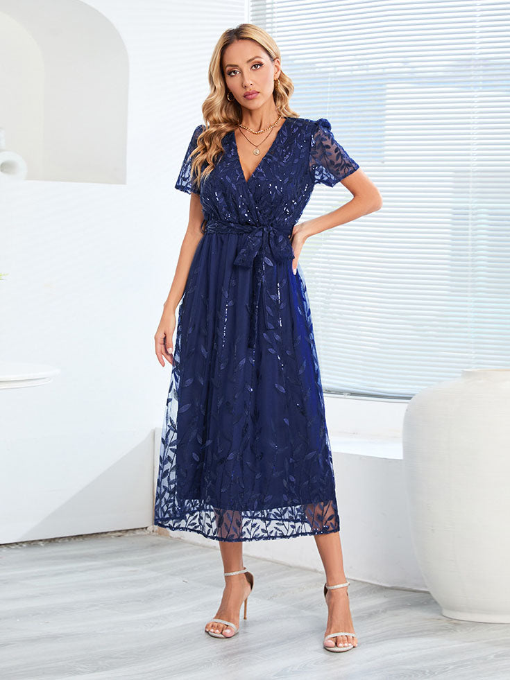 Classic Vintage Dress with a Flattering Fit