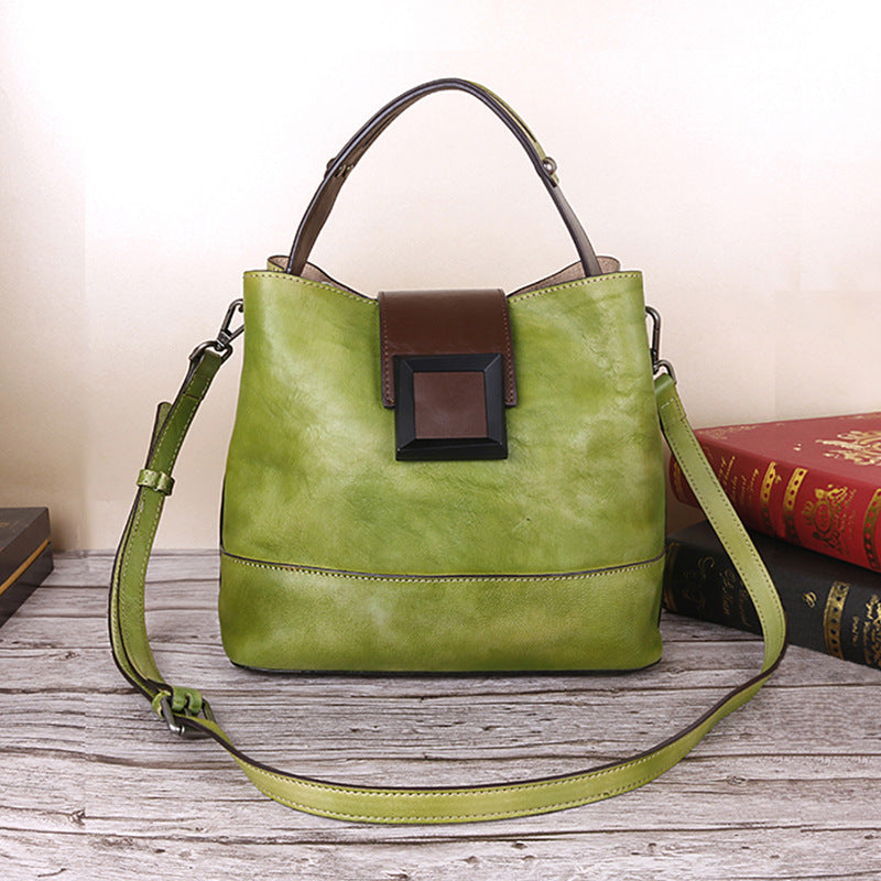 Gracefully Styled Bag for Any Occasion