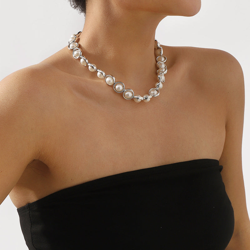 Romantic Pearl Necklace for Special Moments