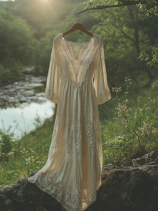 Effortlessly Elegant Dress with a Timeless Design
