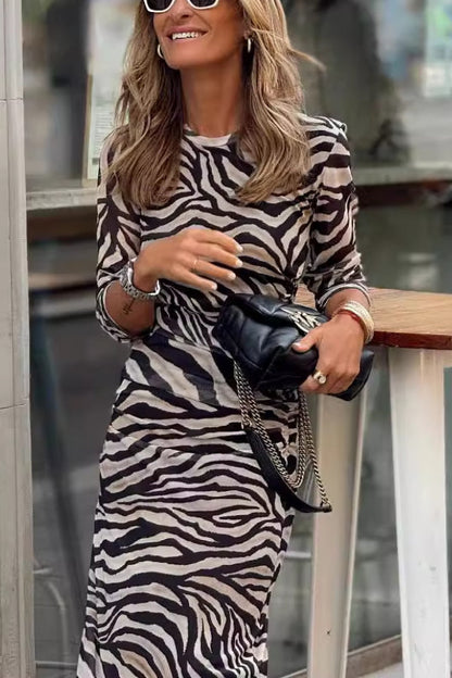Classic Vintage Dress with a Flattering Fit