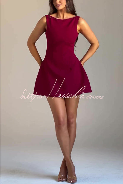 Beautifully Finished Dress in a Timeless Design