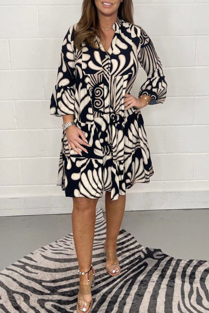 Classic Vintage Dress with a Flattering Fit