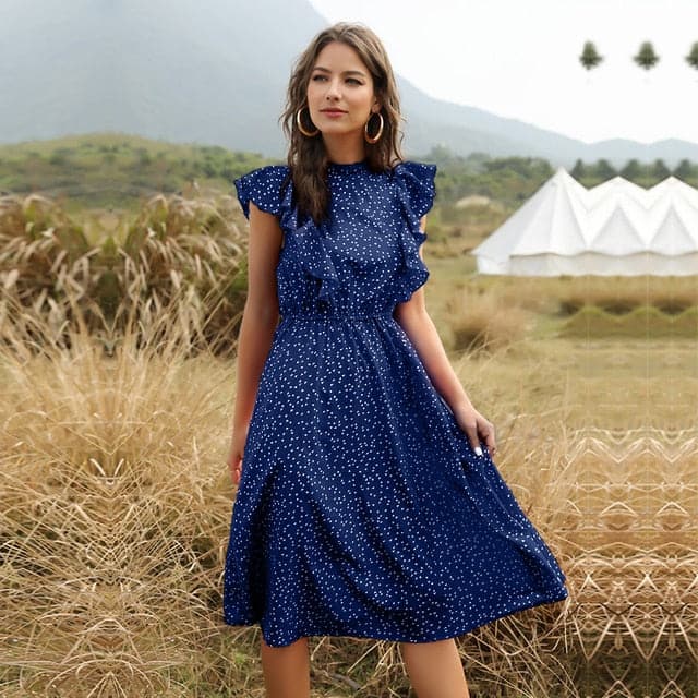 Beautifully Finished Dress in a Timeless Design
