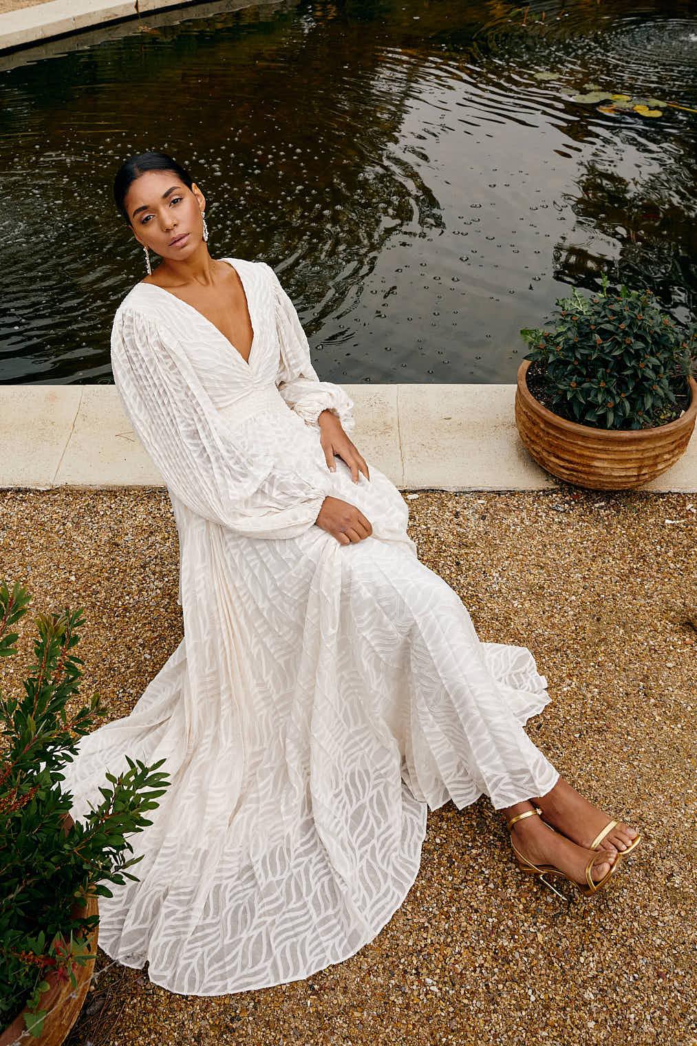 Gracefully Styled Dress for Any Occasion