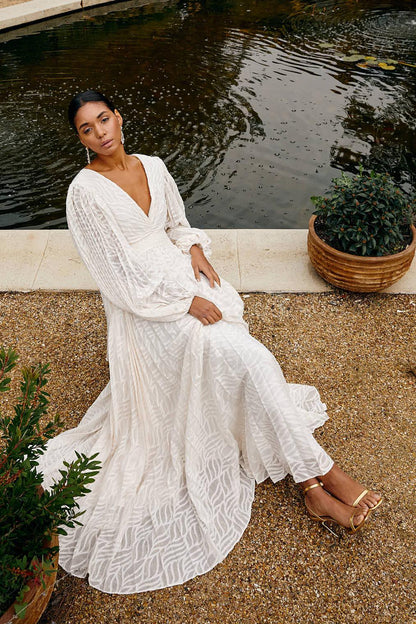 Gracefully Styled Dress for Any Occasion