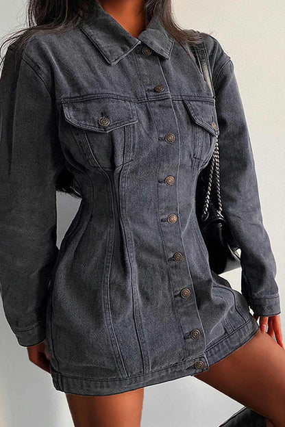 Well Tailored Dress with a Graceful Silhouette