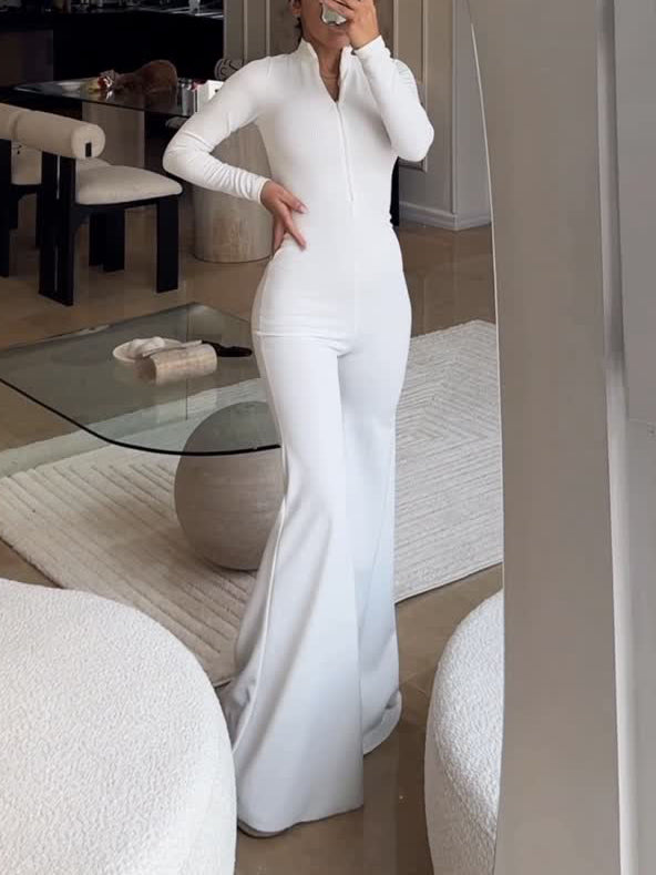 Effortlessly Elegant Garment with a Timeless Design