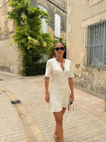 Classic Vintage Dress with a Flattering Fit