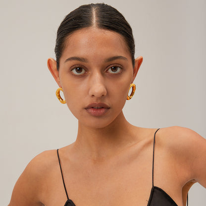 Romantic Gold Earring for Special Moments