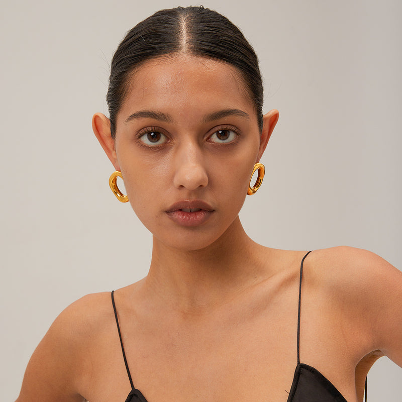 Romantic Gold Earring for Special Moments