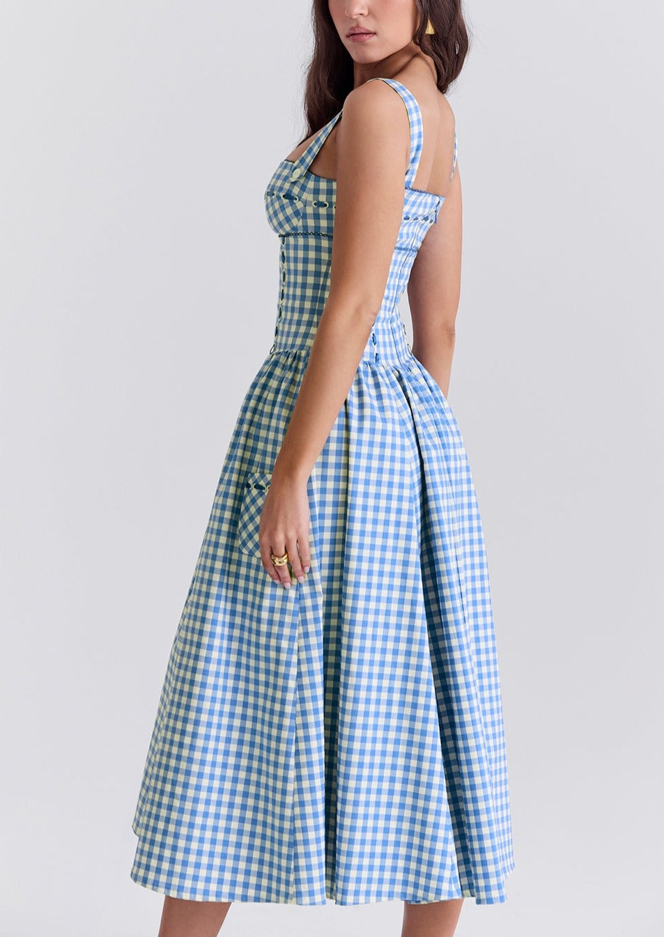 Sophisticated Dress with a Clean Classic Look