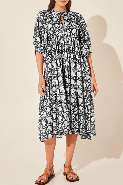 Classic Vintage Dress with a Flattering Fit