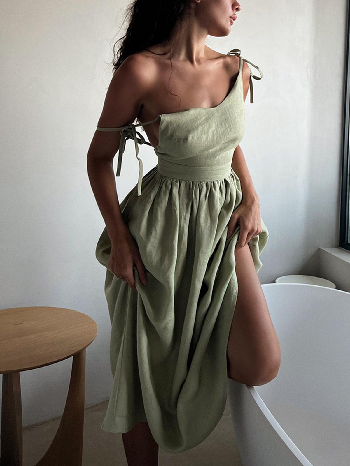 Effortlessly Elegant Dress with a Timeless Design