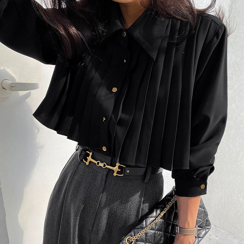 Classic Vintage Shirt with a Flattering Fit