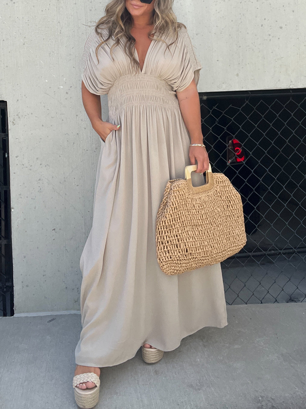 Beautifully Finished Dress in a Timeless Design