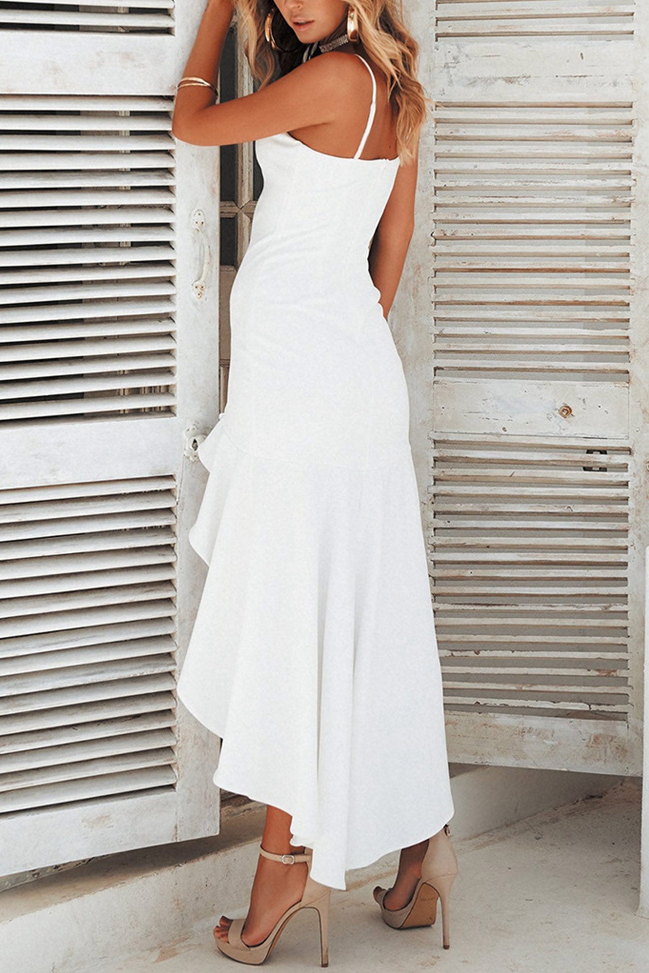 Well Tailored Dress with a Graceful Silhouette