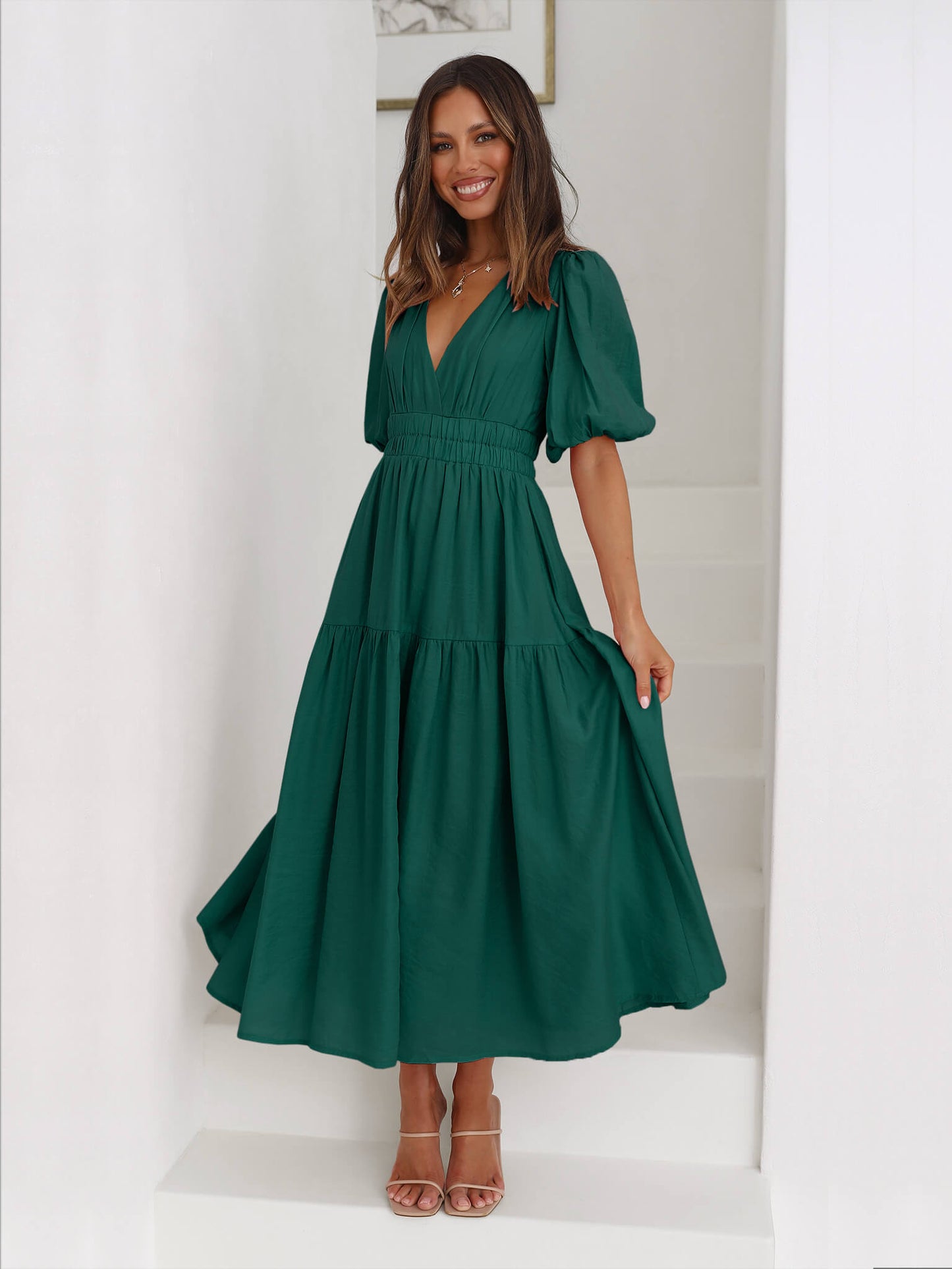 Well Tailored Dress with a Graceful Silhouette