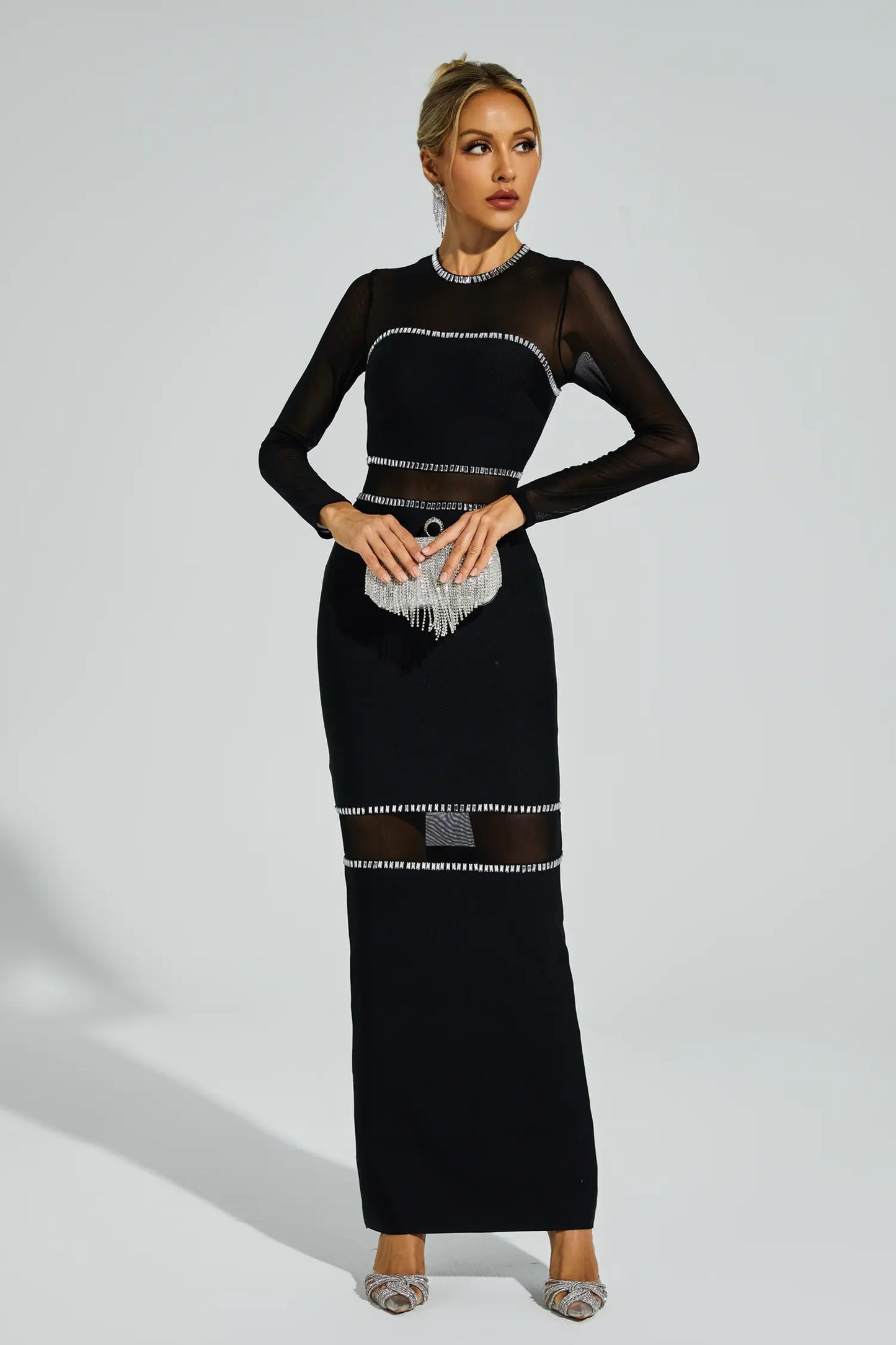 Well Tailored Dress with a Graceful Silhouette