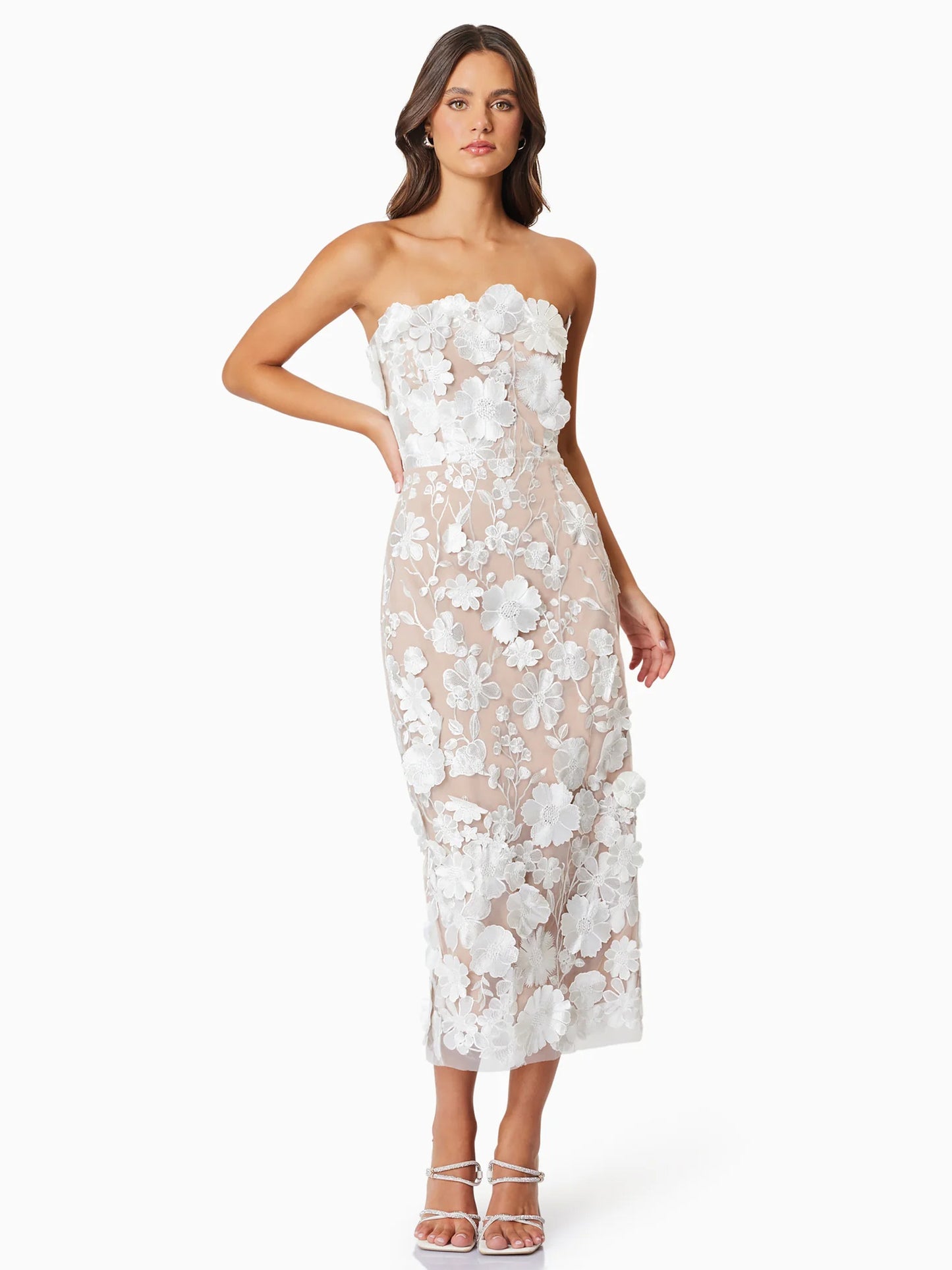 Well Tailored Dress with a Graceful Silhouette