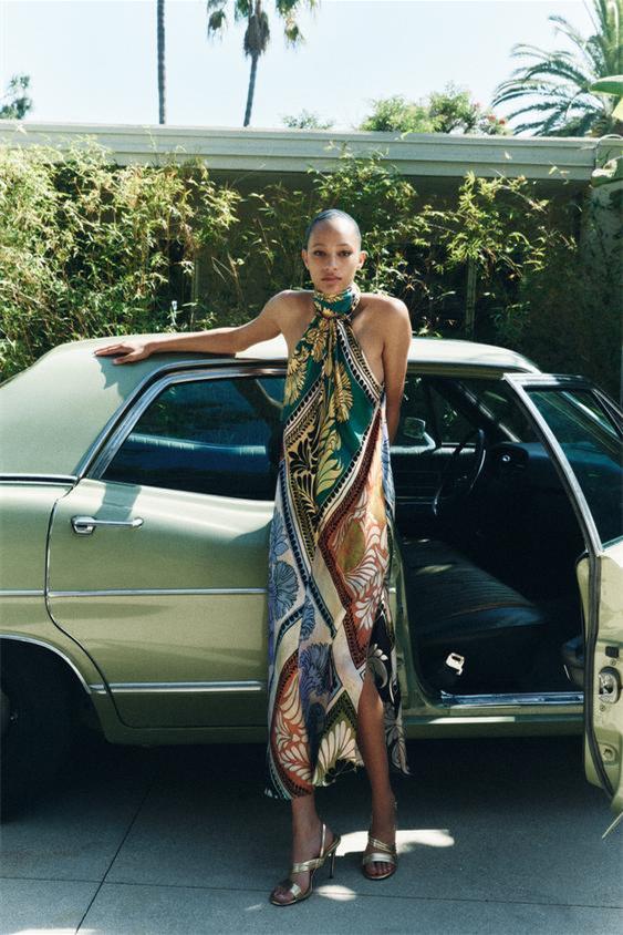 Classic Vintage & Enduringly Stylish Dress