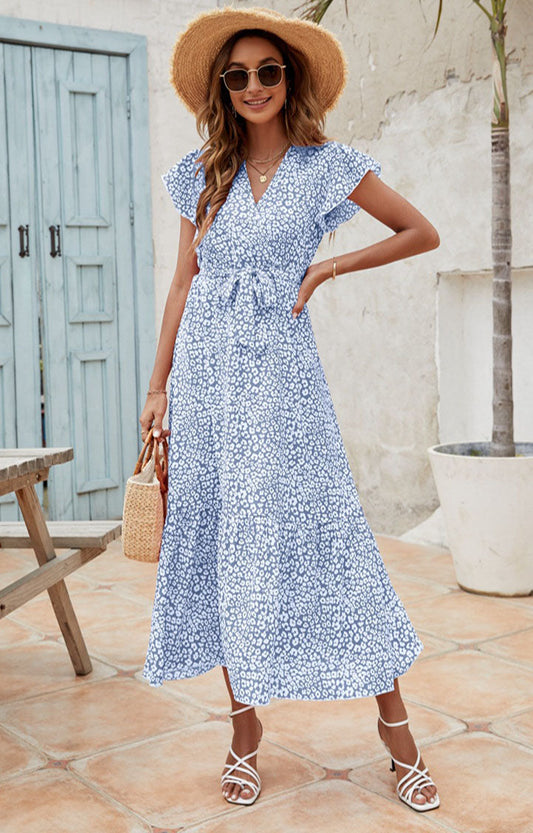 Effortlessly Elegant Dress with a Timeless Design