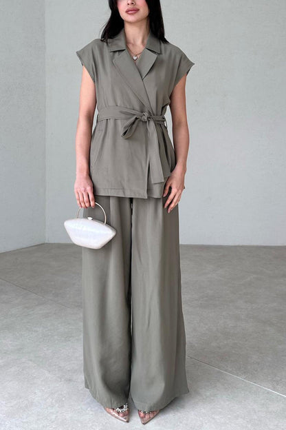 Classic Vintage Pants with a Flattering Fit