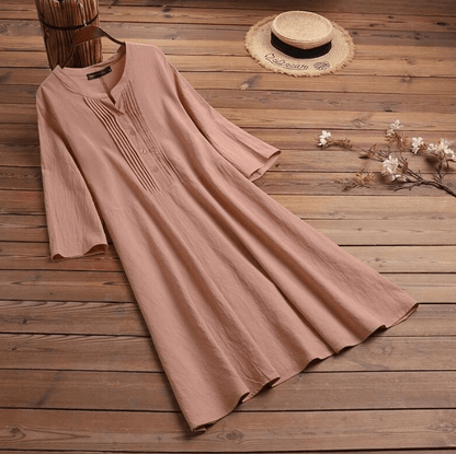 Classic Vintage Dress with a Flattering Fit