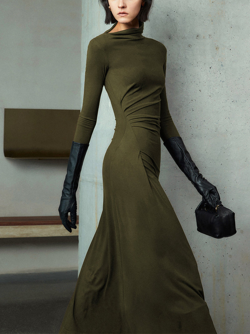 Well Tailored Dress with a Graceful Silhouette