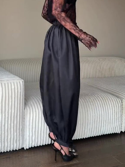 Effortlessly Elegant Pants with a Timeless Design