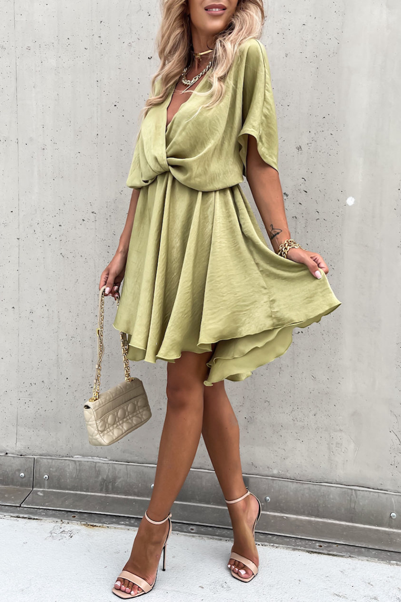 Well Tailored Dress with a Graceful Silhouette