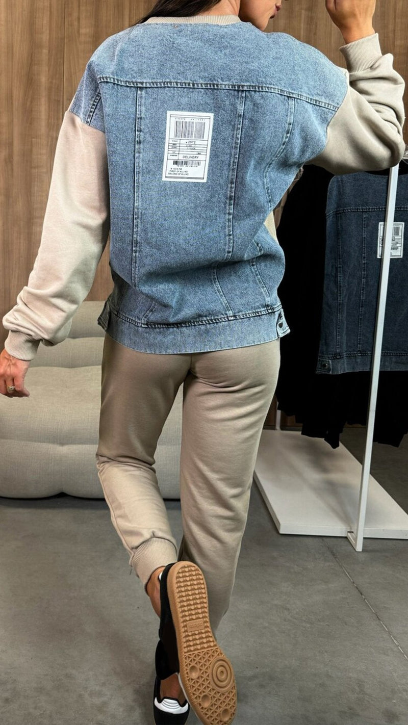Classic Vintage Shirt with a Flattering Fit