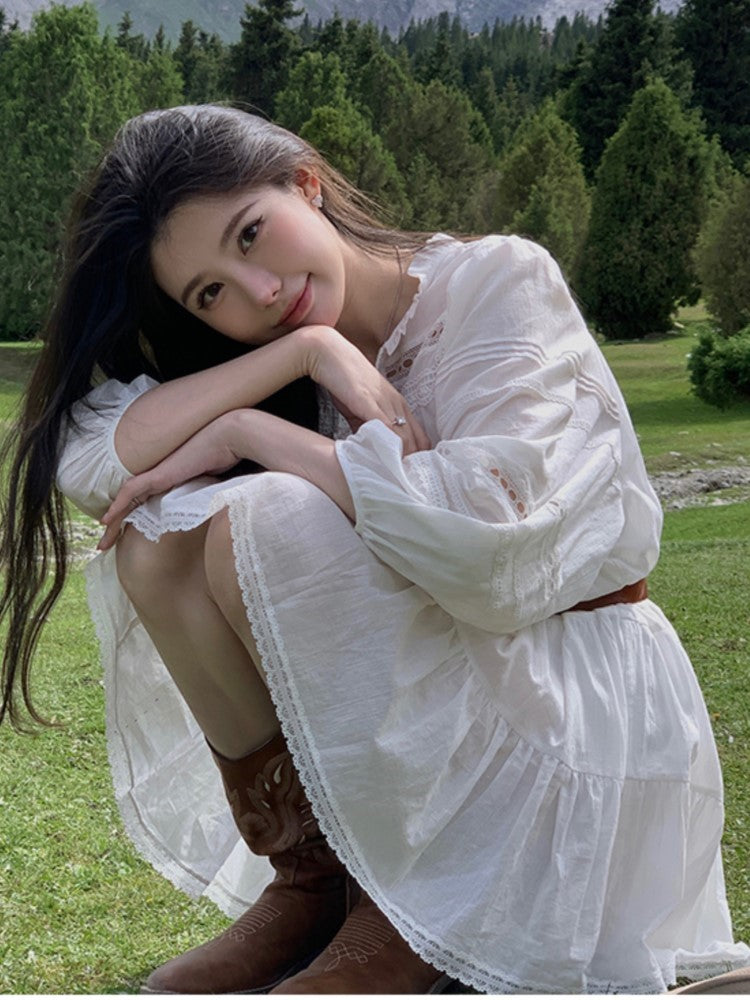 Effortlessly Elegant Dress with a Timeless Design