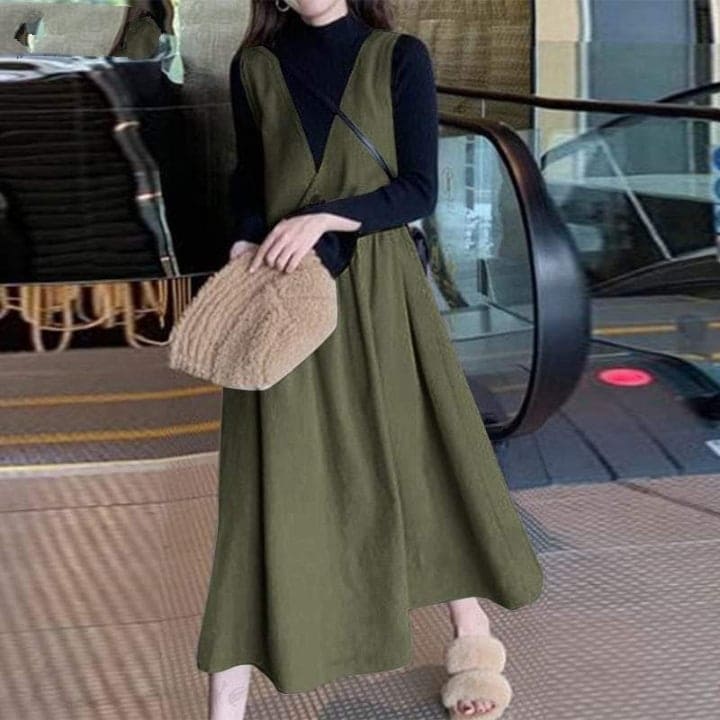 A Vintage Style Dress with Delicate Timeless Details