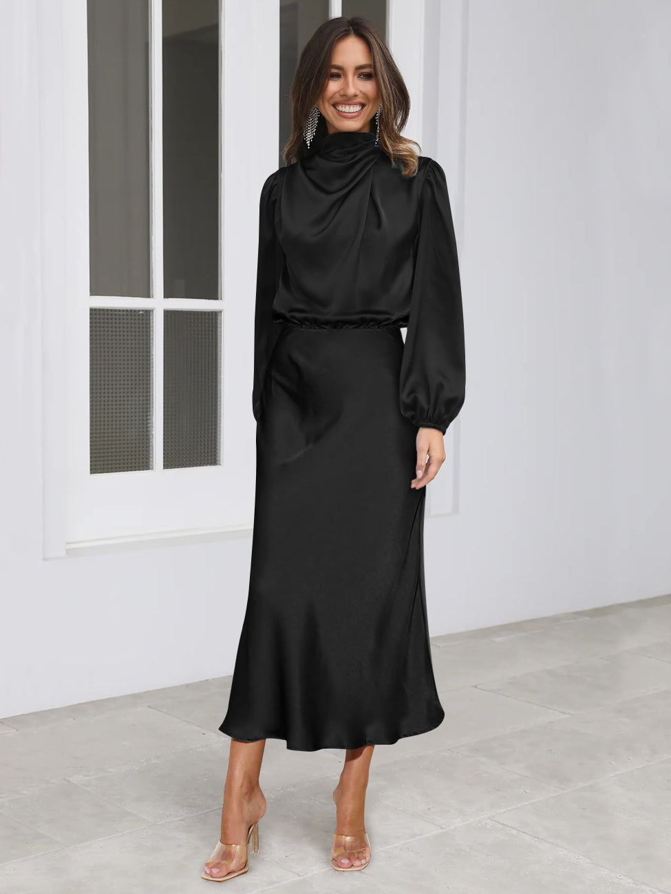 Well Tailored Dress with a Graceful Silhouette
