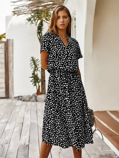 Well Tailored Dress with a Graceful Silhouette