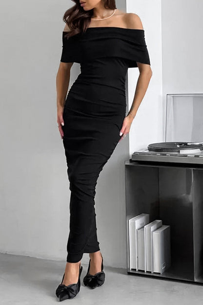 Well Tailored Dress with a Graceful Silhouette